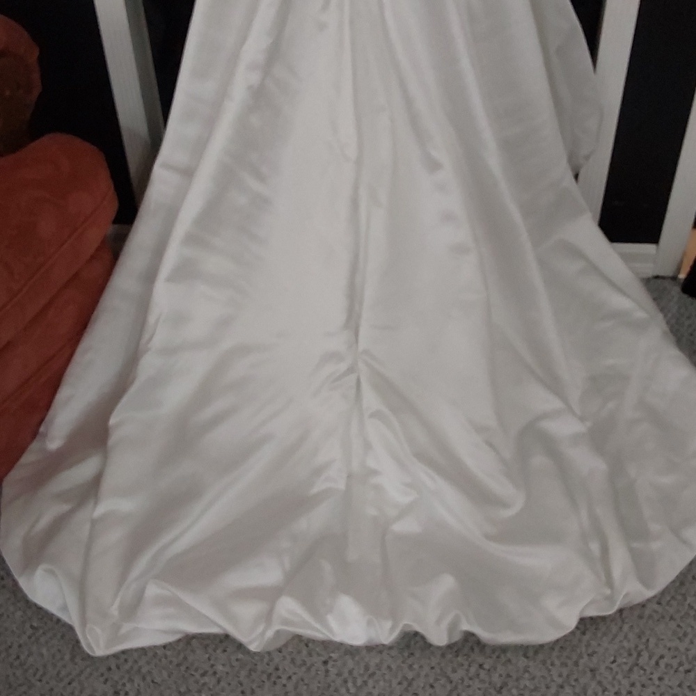 Impression Bridal Wedding Dress 2975 - Picture 6 of 8